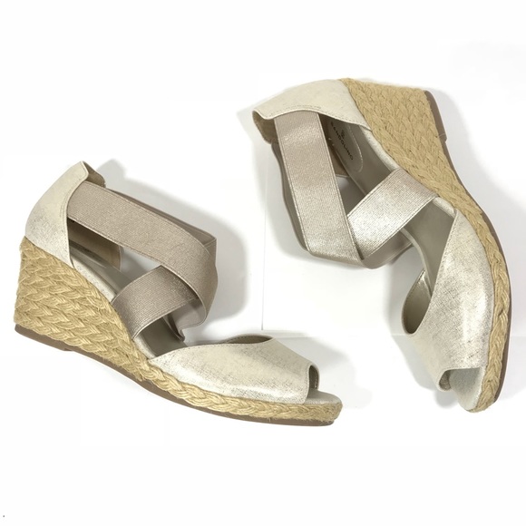 bandolino espadrille wedges